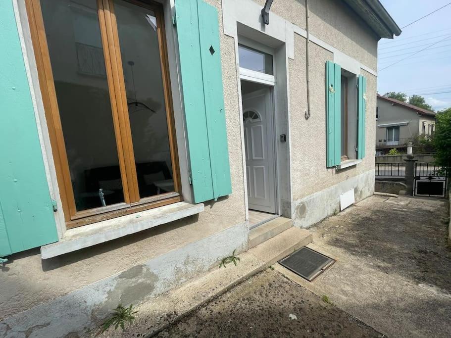 Maison Proche Stade De Foot Auxerre Extérieur photo